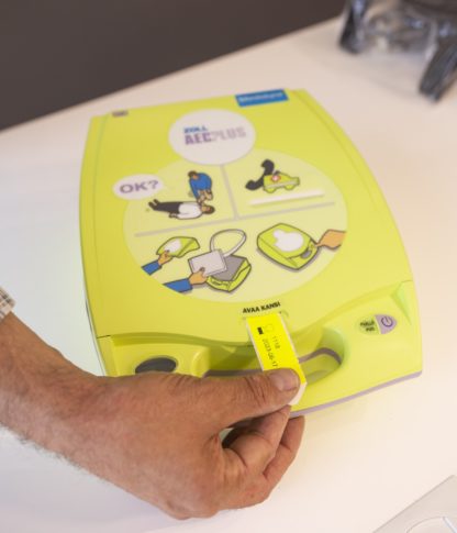 ZOLL AED plus sydäniskuri